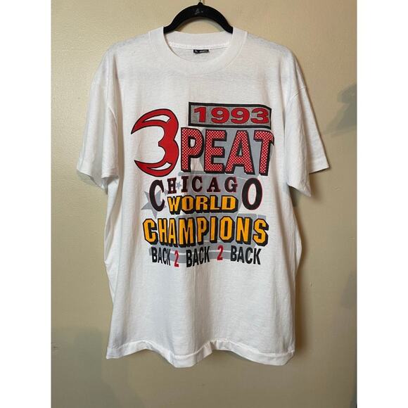 1993 Chicago Bulls 3 Peat World Champions tshirt men’s xl tee graphic t-shirt - Picture 1 of 7